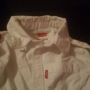kids white Levi shirt